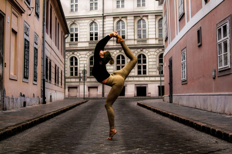 Budapest photographer for tourists captures a yoga tourist on her trip to Hungary
